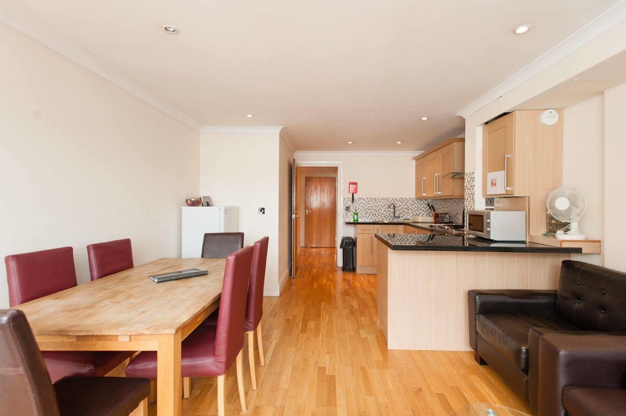 Apartament Serviced *